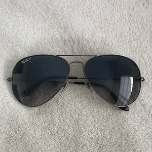 Ray-Ban Aviator Gradient Polarized Sunglasses Gunmetal Blue/Gray RB3025 004/78
